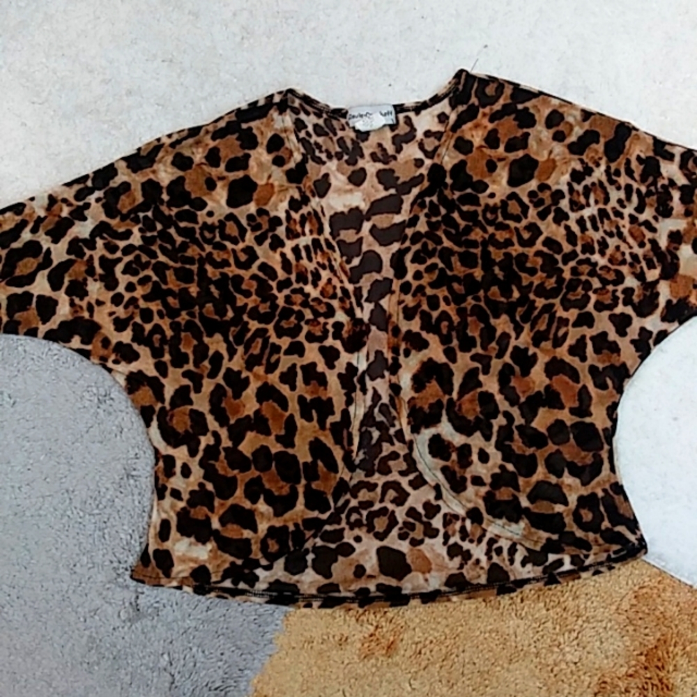 Davie & Crockery Mini Sleeve Sheer Cardigan Top. Size 8/9. Animal Print.